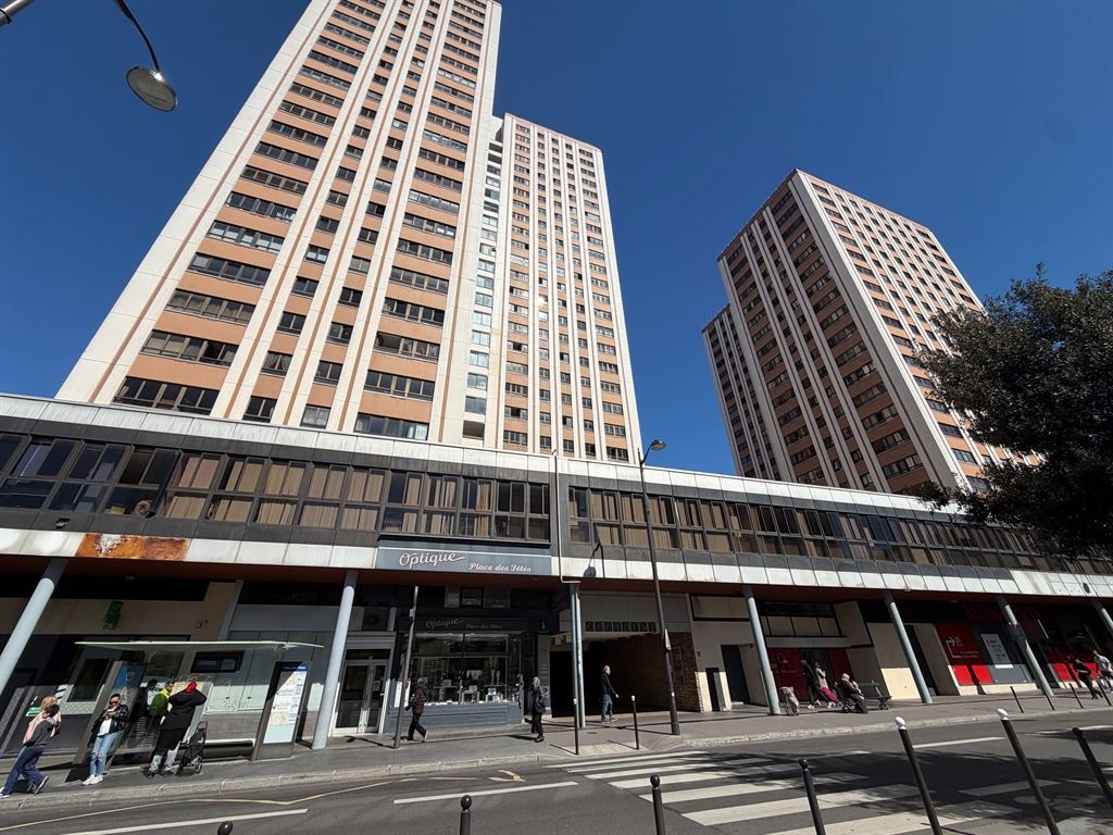 Location Appartement Paris 19 75019 Place de fete